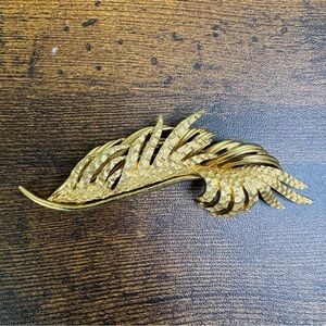 Marcel Boucher Feather Brooch Gold Plated Pin Signed #7147 Vintage for Hat Lapel